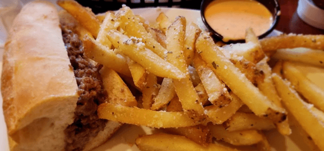 Best Most Ways to Enjoy a Beer With Your Cheesesteak