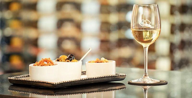 Sofitel Philadelphia celebrates the French tradition of “vendanges” or “late harvest” each fall. As part of the international Sofitel Wine Days, Sofitel Philadelphia will host several special events and wine flights in urban chic Liberté Lounge.