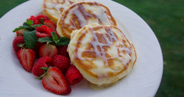 How to make Russian Pancakes: Oladi