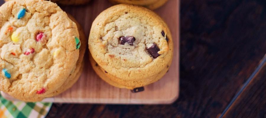 Moist and Chewy Chocolate Chip Cookie Recipe