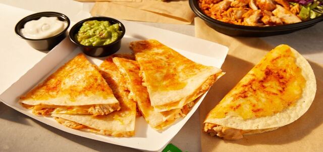 Taco Bell Shakes Up Daytime with New Cantina Chicken Menu