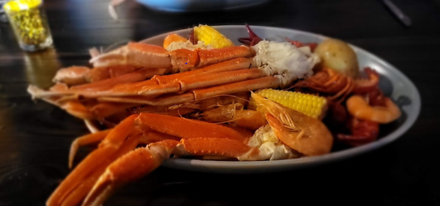 Where to Eat Along The Delaware Waterfront in Philadelphia