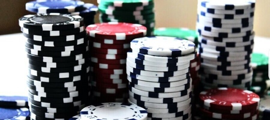 Strategies for Making Money Playing Online Casino
