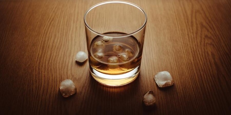 An Experts Guide to Drinking Whiskey