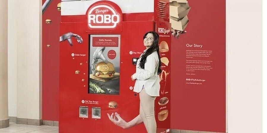 A Robot Burger "RoboBurger" is Unveiled at New Jersey Mall
