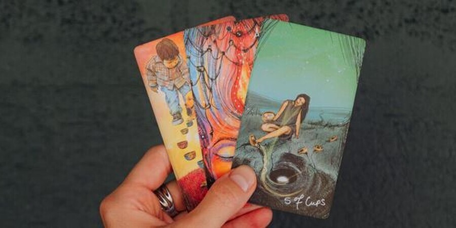 Mastering the Art of Online Tarot Card Reading for a Lifestyle of Insight