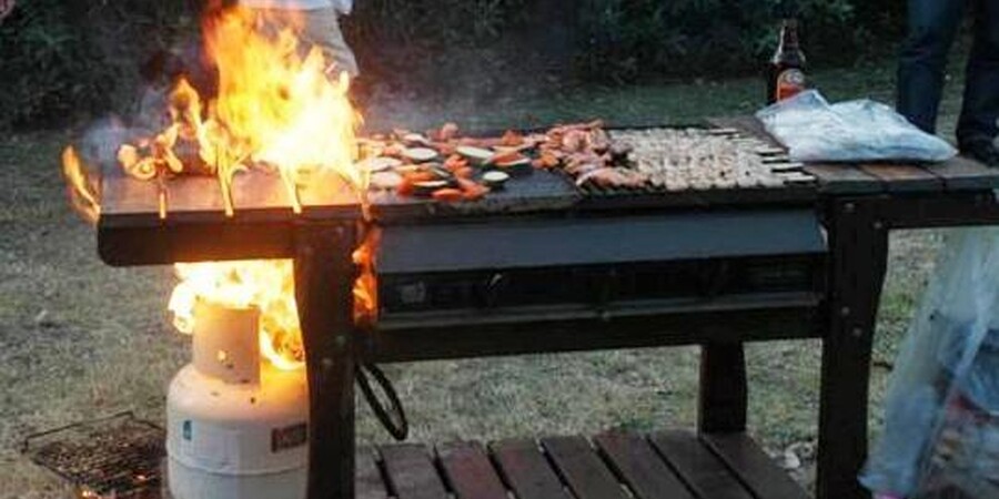 BBQ 101: Barbecue Grilling Safety Tips