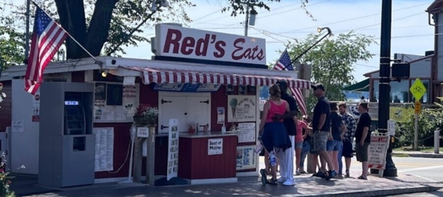 The Best Lobster Rolls in Maine