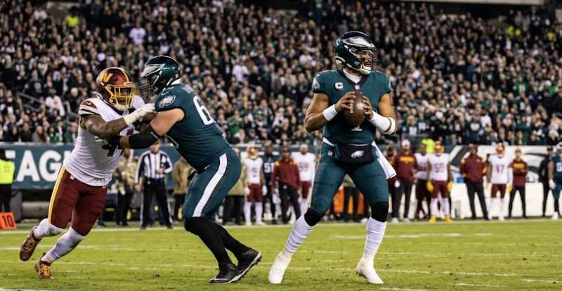 Eagles Edge Out Commanders