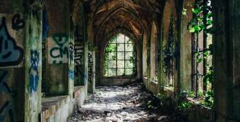 A Guide to the Most Terrifying Haunted Houses in Philadelphia